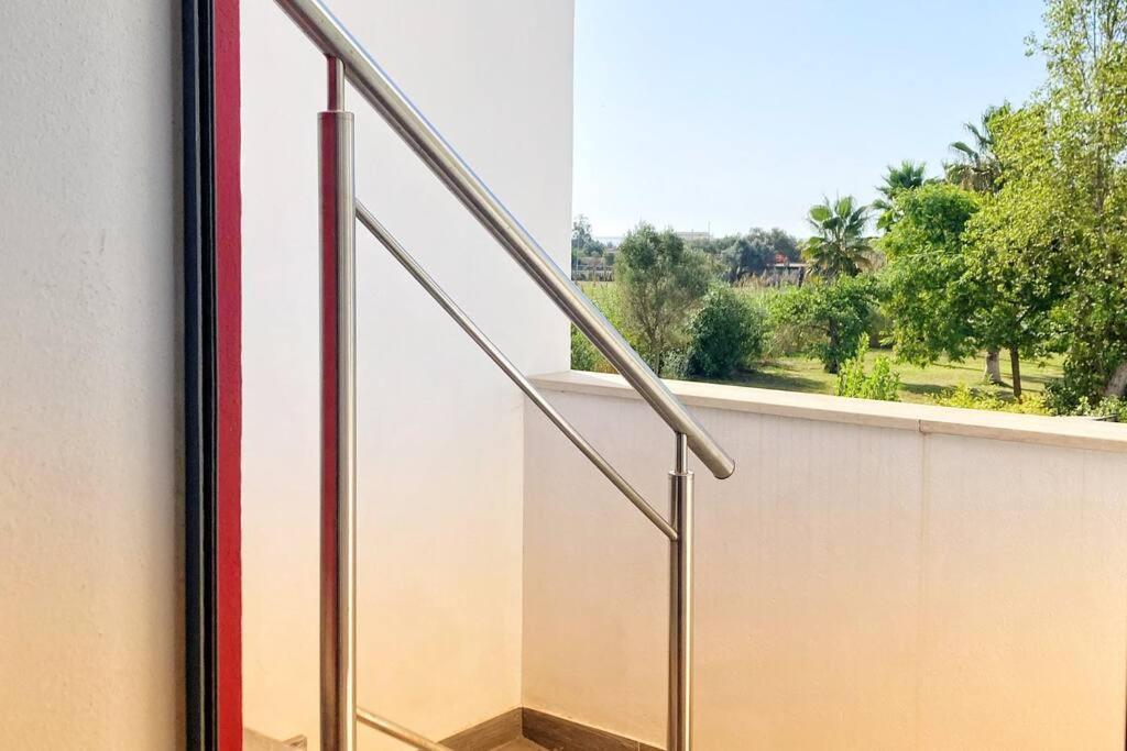 Villa Vivenda Espacosa E Luminosa Quelfes Exterior foto
